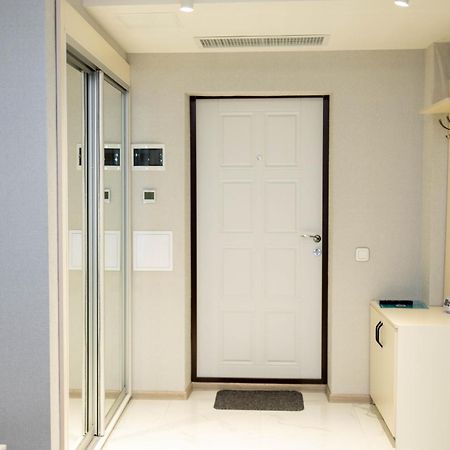 Жк «Сонячний Квартал» Apartment โซโลไชน์ ภายนอก รูปภาพ