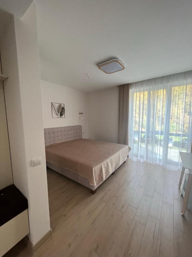 Жк «Сонячний Квартал» Apartment โซโลไชน์ ภายนอก รูปภาพ