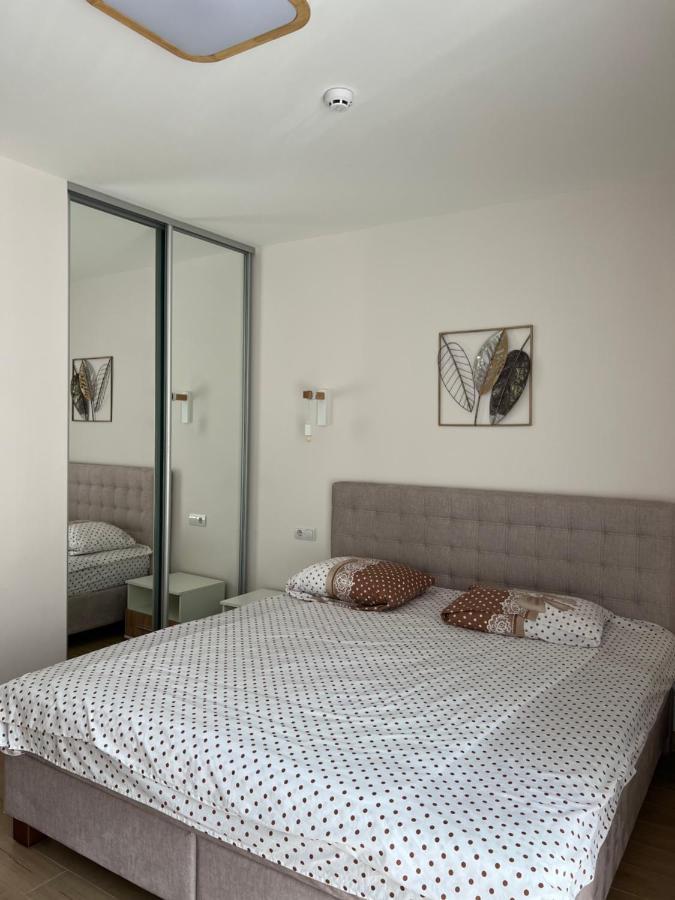 Жк «Сонячний Квартал» Apartment โซโลไชน์ ภายนอก รูปภาพ