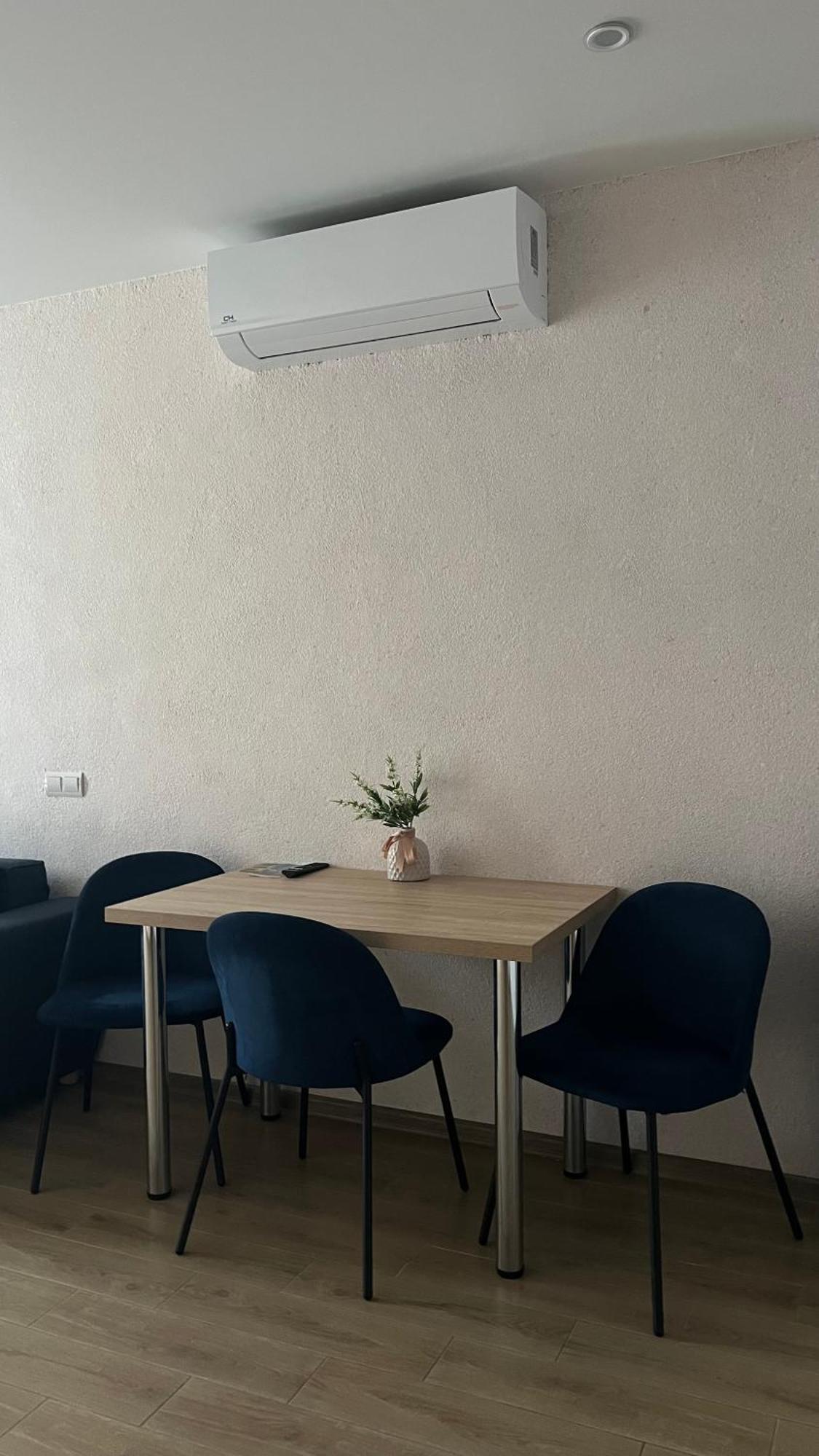 Жк «Сонячний Квартал» Apartment โซโลไชน์ ภายนอก รูปภาพ
