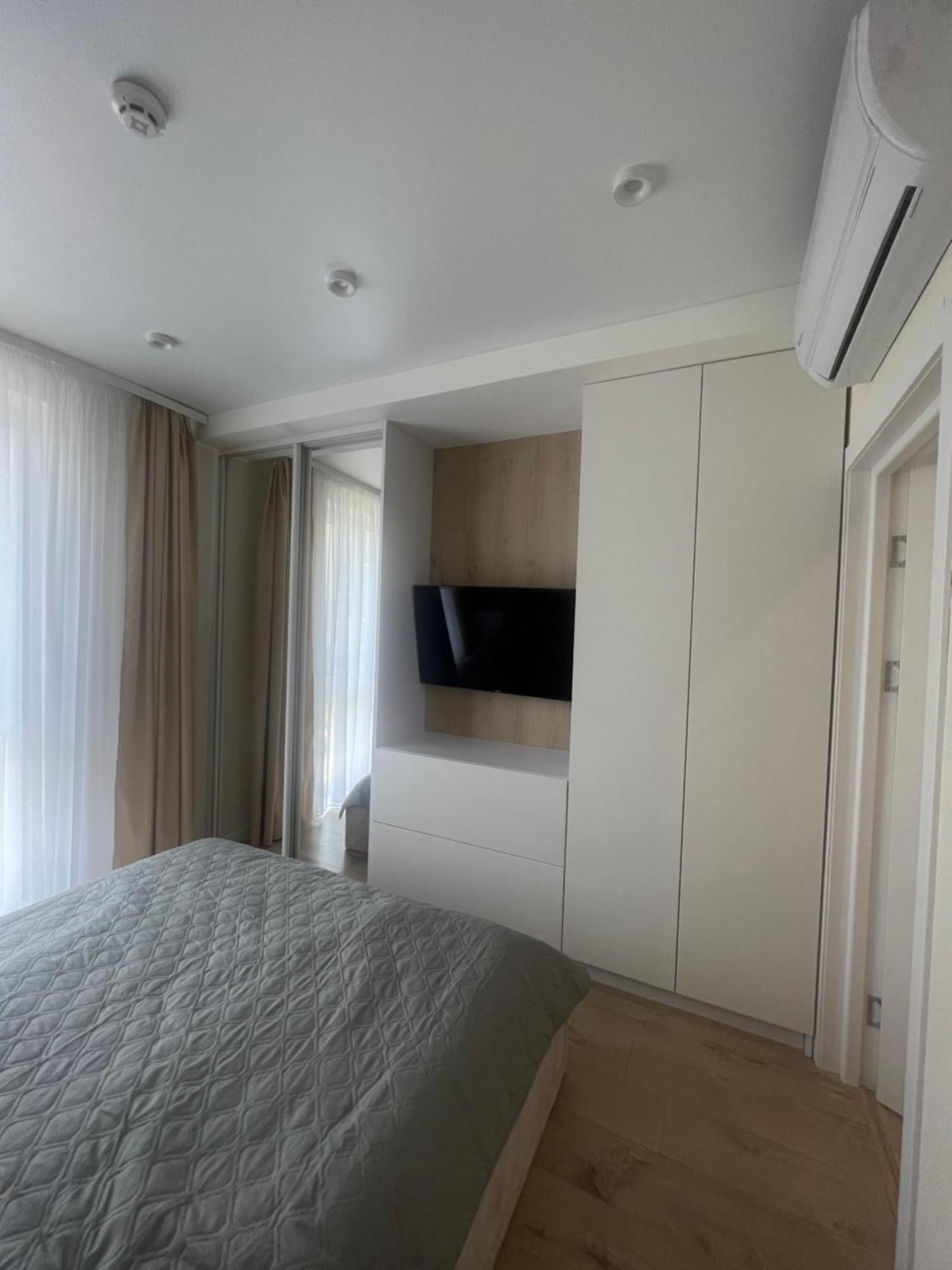 Жк «Сонячний Квартал» Apartment โซโลไชน์ ภายนอก รูปภาพ