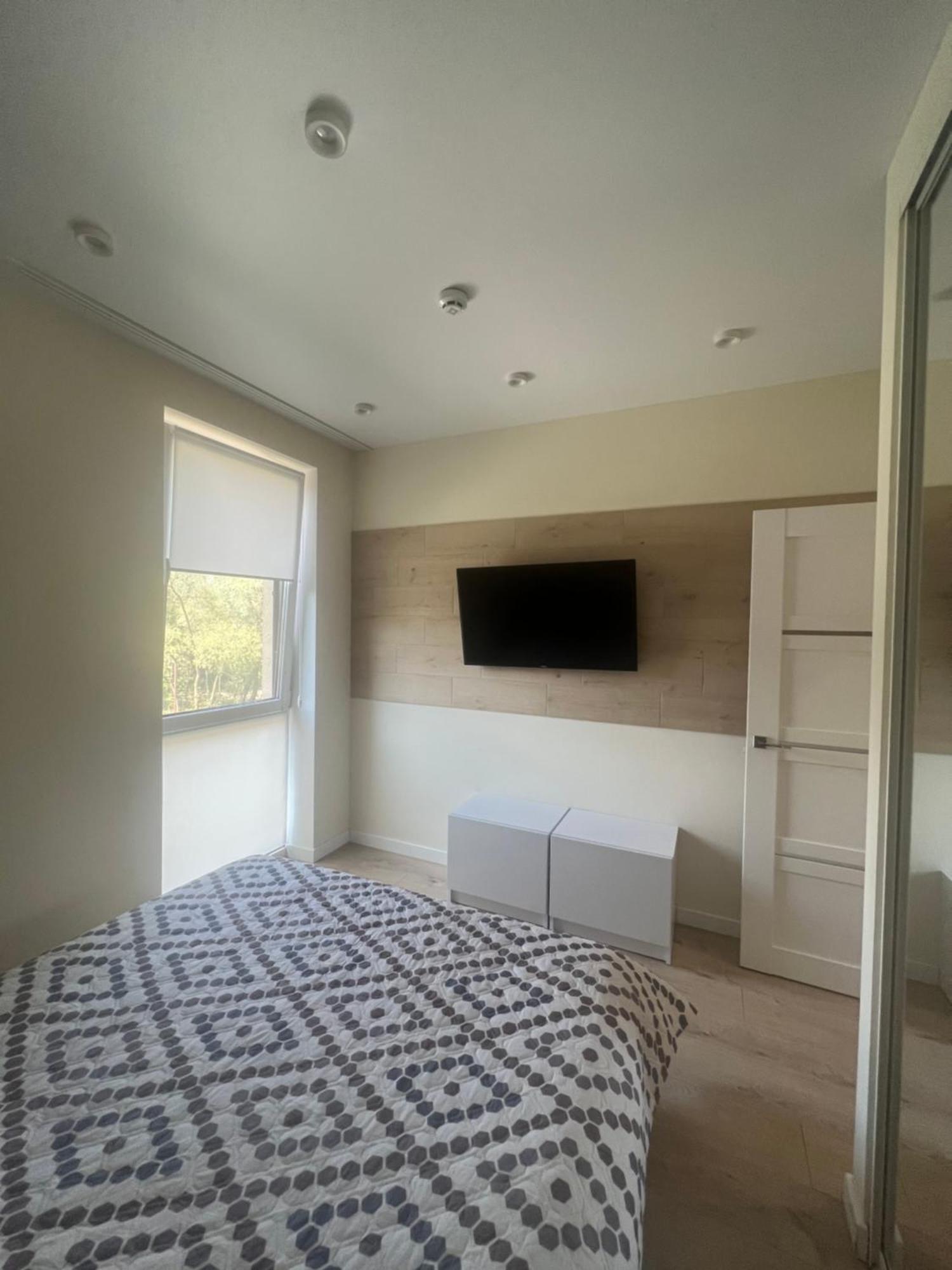 Жк «Сонячний Квартал» Apartment โซโลไชน์ ภายนอก รูปภาพ