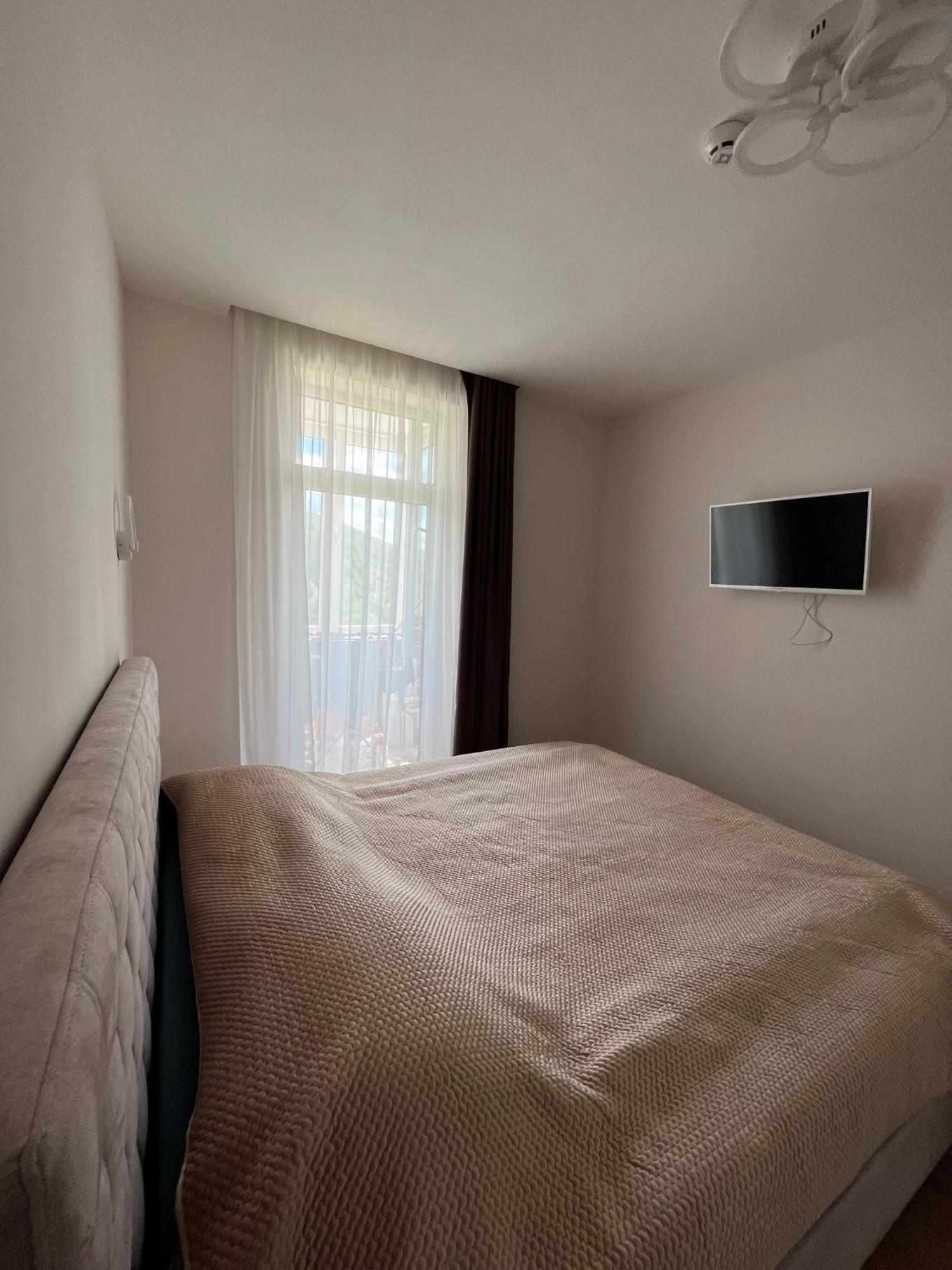 Жк «Сонячний Квартал» Apartment โซโลไชน์ ภายนอก รูปภาพ