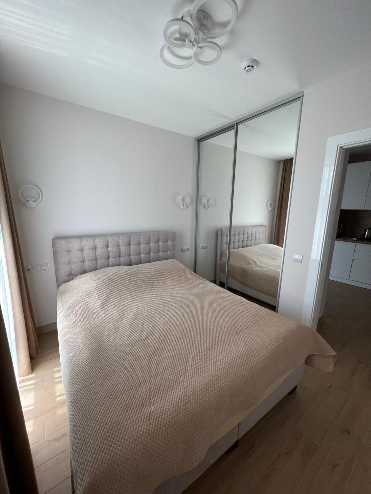 Жк «Сонячний Квартал» Apartment โซโลไชน์ ภายนอก รูปภาพ